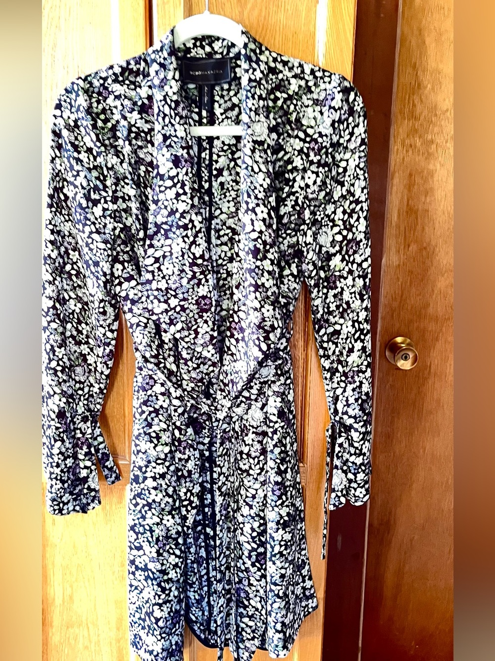 BCBGMaxAzria Black and White, with Small
Floral Pattern Wrap Dress/Coat Midi